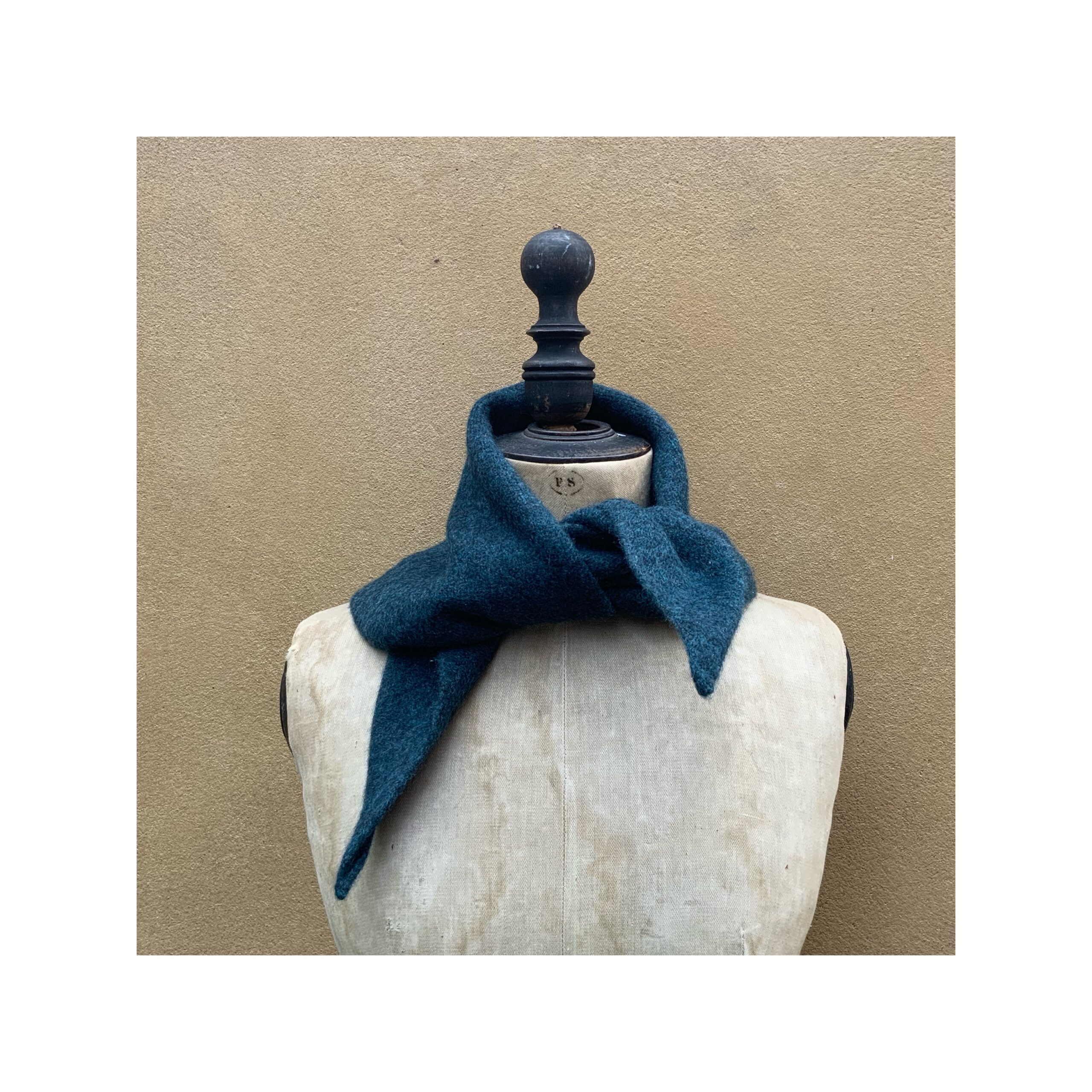 Neckerchief in Lambswool “Lugano” - Image 3
